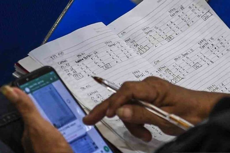 KPU-lakukan-sinkronisasi-data-numerik-di Sirekap Pemilu-2024-19022024-gp-11