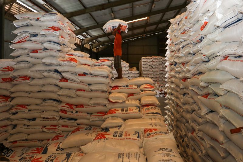 antarafoto-kedatangan-beras-import-dari-thailand-220224-bcs-4