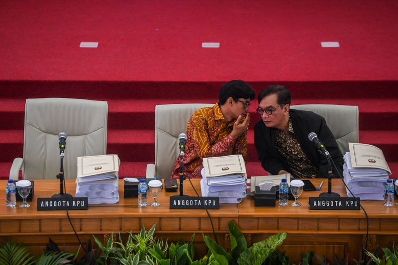 antarafoto-kpu-tunda rapat pleno rekapitulasi-pemilu-2024-28022024-gp-6