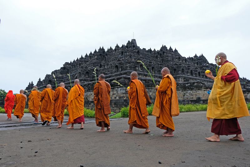 antarafoto-perayaan-magha-puja-di-borobudur-090324-aez-2
