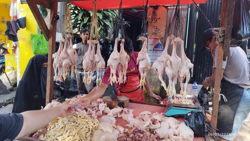 Pedagang Ayam Pasar Cikutra Bandung