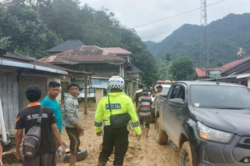 Banjir Bandang Pesisir Selatan Sumbar