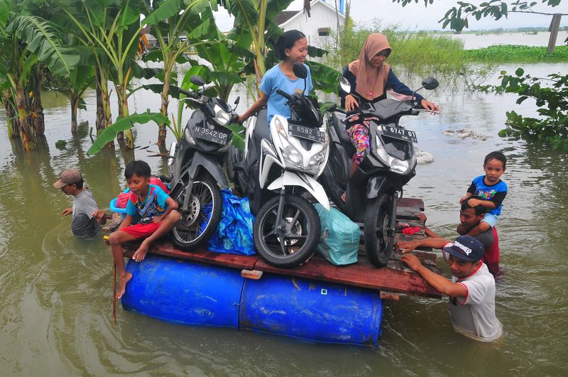 antarafoto-bencana-banjir-di-kudus-150324-yn-16