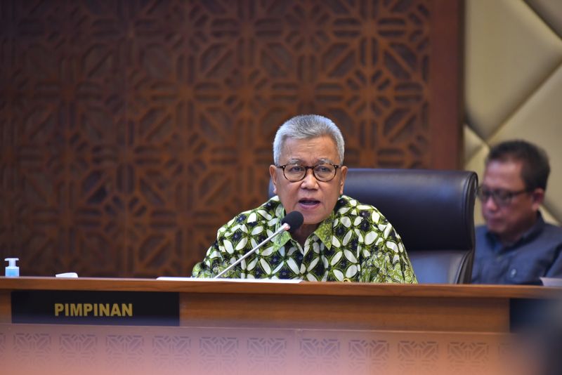 Wakil_Ketua_Komisi_II_DPR_RI_Syamsurizal_saat_memimpin_rapat_dengan_Komisi_II_DP