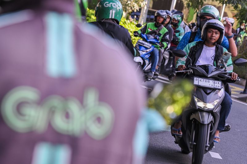 antarafoto-kemenaker-imbau-pemberian-thr-ojek-daring-190324-sth-4