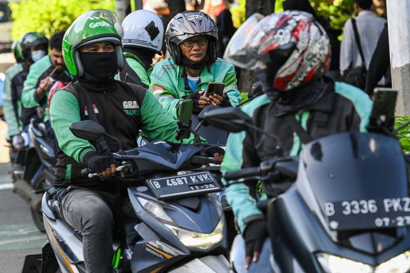 antarafoto-kemenaker-imbau-pemberian thr pekerja di ojek-daring-190324-sth-5