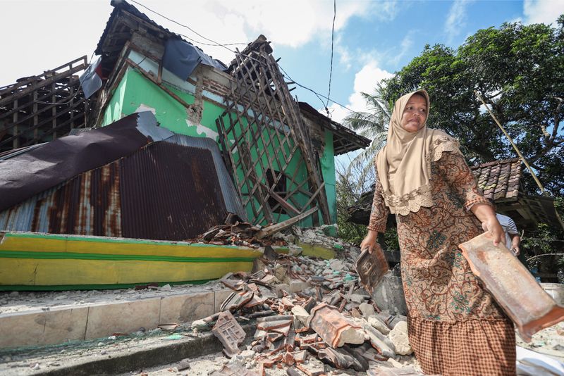 antarafoto-kerusakan-akibat-gempa-bumi-di-pulau bawean 240324-rzl-9