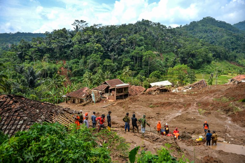 antarafoto-bencana-longsor-di-kabupaten-bandung-barat-250324-rai-8