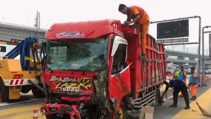 Kecelakaan di Tol Halim