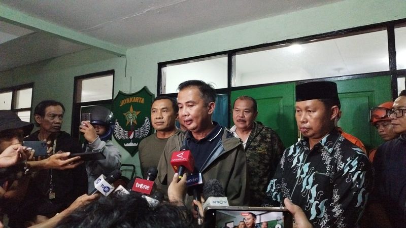 Pj Gubernur Jabar terkait kebakaran di Gudang Amunisi Daerah (Gudmurah) TNI