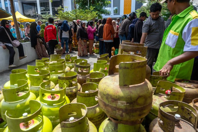 antarafoto-operasi-pasar-elpiji-di-palu-010424-bmz-1