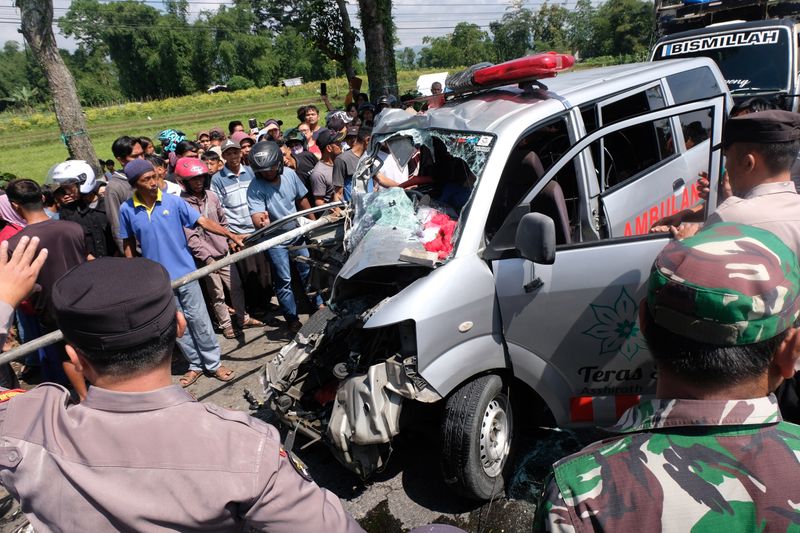 antarafoto kecelakaan di-jalur mudik lintas-tengah-060424-aez-5