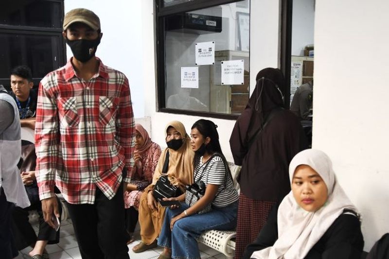 antarafoto-keluarga-korban kecelakaan datangi-rsud-karawang-080424-fah-9