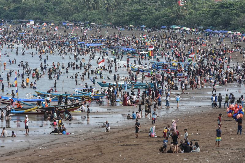 antarafoto-jumlah-kunjungan-destinasi-wisata-pangandaran-160424-adb-2