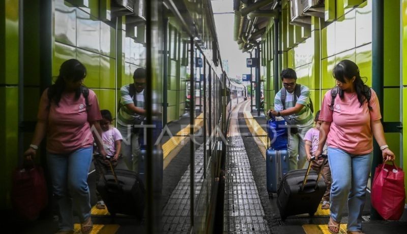 arus-balik-stasiun-gambir-1b333-dom