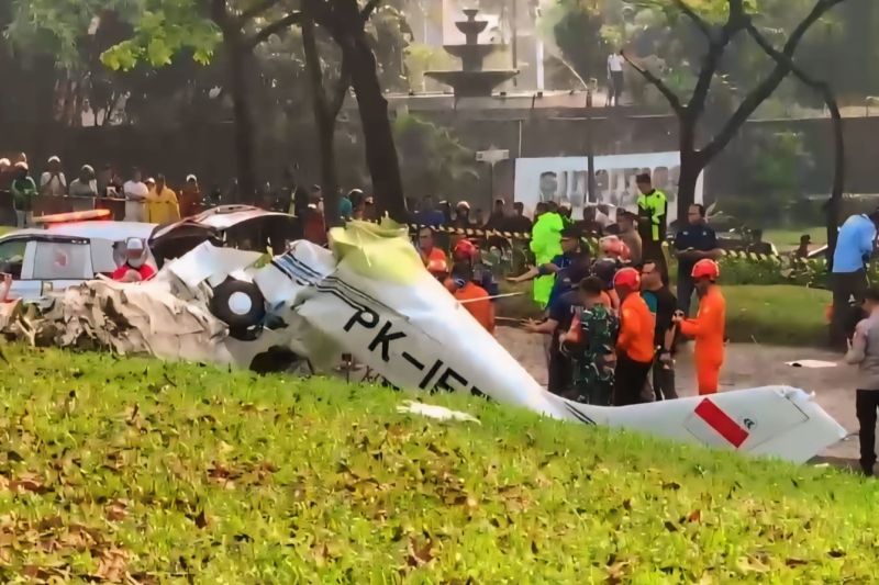 Pesawat Jatuh di BSD