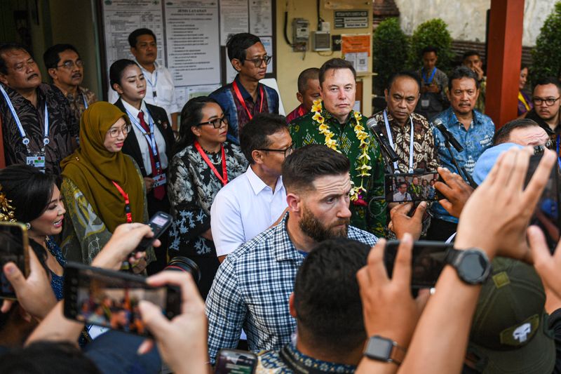 antarafoto-elon-musk-luncurkan-starlink-190524-adm-12