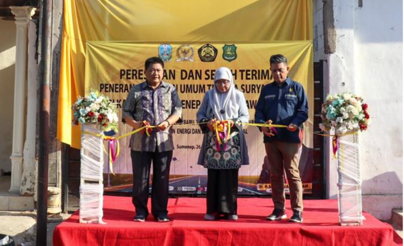 Kementerian ESDM Terangkan Wilayah Sumenep Dengan Tenaga Surya