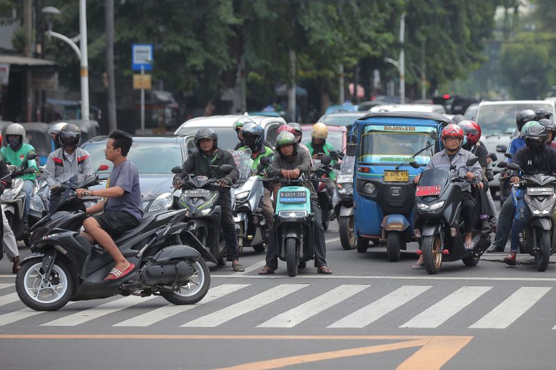 antarafoto-rencana-pembatasan-usia-kendaraan-bermotor-jakarta-060624-rn-1