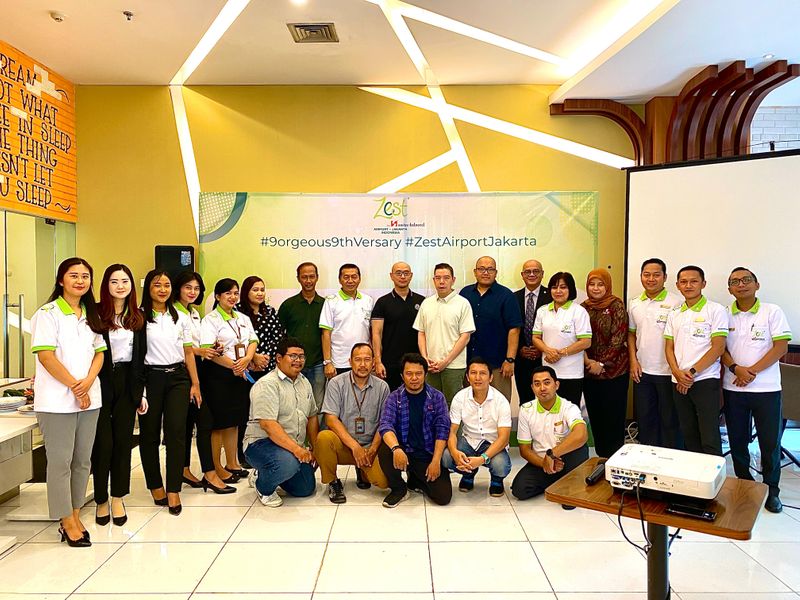 Foto Hires Zest Airport Jakarta 9th Anniversary