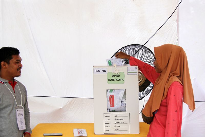 antarafoto-kpu-dumai-gelar-psu-legislatif-pemilu-2024-290624-asw-5