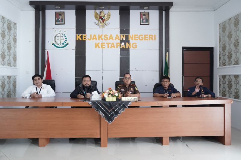 Jumpa-Pers-Tindak-Lanjut-Penegakkan-Hukum-PETI-di-Ketapang-Kalbar-1