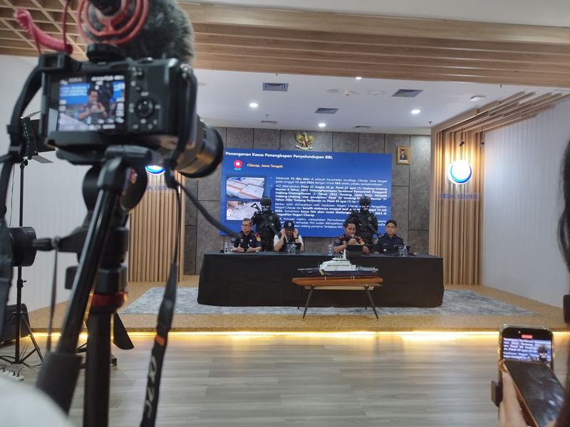 Konferensi pers Update Perkembangan Kasus Penyelundupan Benih Bening Lobster