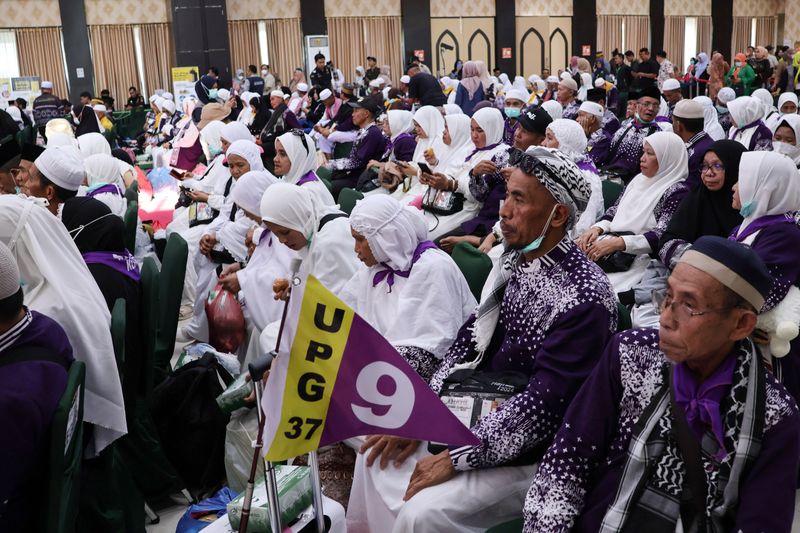 antarafoto-kedatangan-jamaah-haji-kloter-terakhir-debarkasi-makassar-210724-ap-4