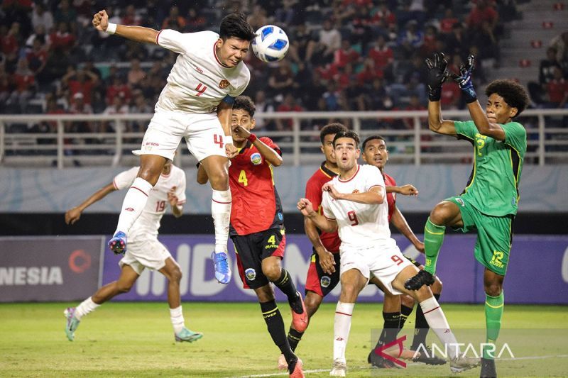 Pesepak bola Timnas Indonesia U-19 Kadek Arel Priyatna