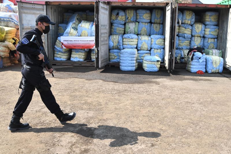 antarafoto-rilis-barang-hasil-penindakan-satgas-importasi-ilegal-060824-fah-6