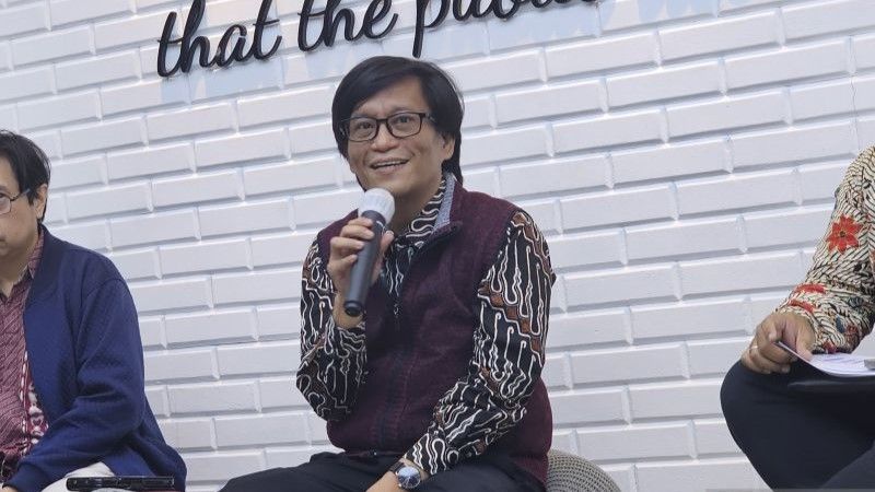 Direktur Jenderal Aplikasi Informatika Kementerian Komunikasi dan Informatika Hokky Situngkir