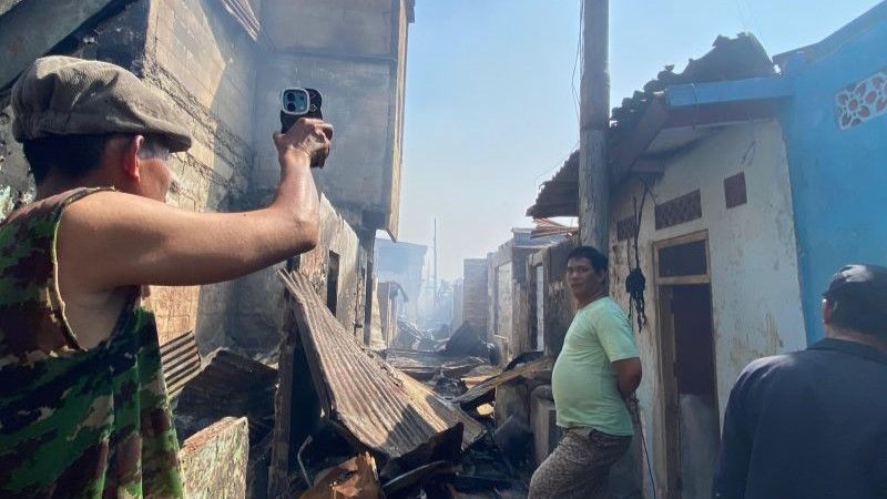 (Gulkarmat) Jakarta Selatan memadamkan api di Jalan Remaja 5, Manggarai, Tebet, Jakarta Selatan