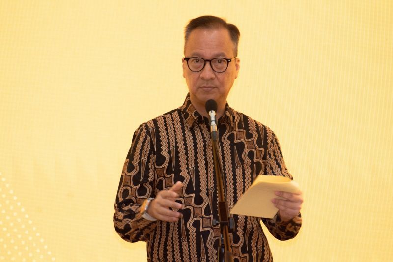Menteri Perindustrian Agus Gumiwang Kartasasmita
