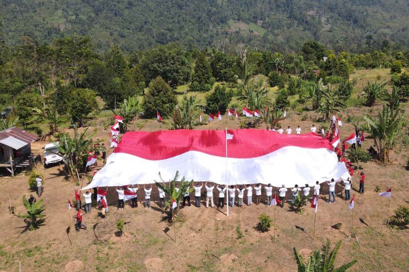 Foto udara, pembentangan bendera Merah Putih