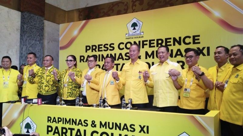 Konferensi pers Munas XI Partai Golkar usai persetujuan Bahlil Lahadalia
