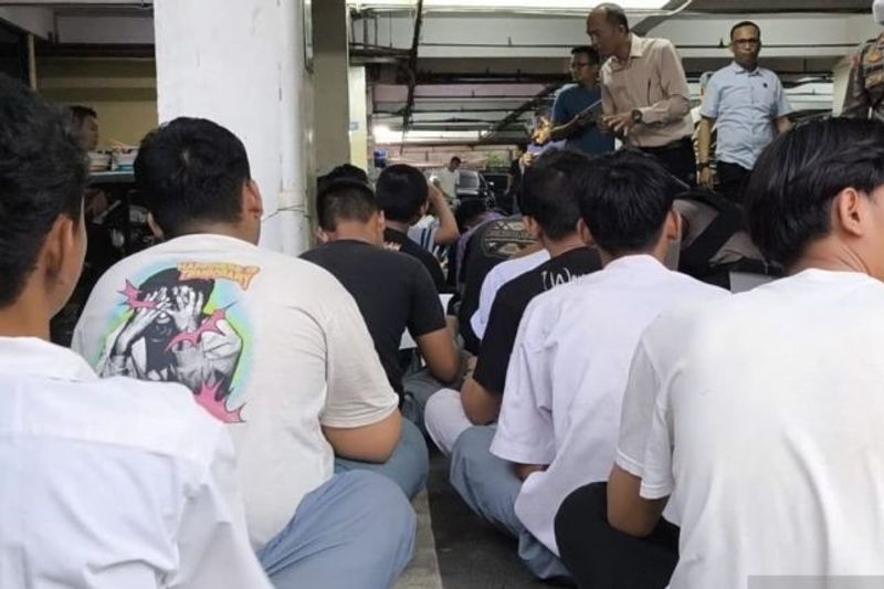 Sejumlah pelajar diamankan di Mapolres Metro Jakarta Timur