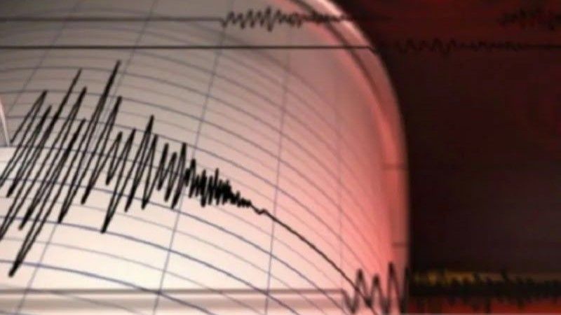 Seismograf mencatat kekuatan gempa bumi