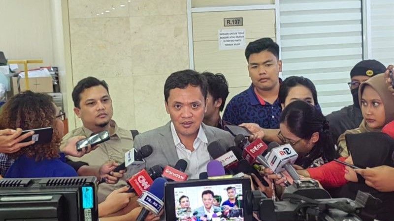 Wakil Ketua Umum Partai Gerindra Habiburokhman (tengah).