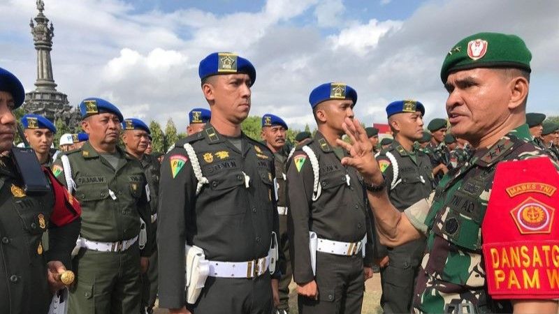Prajurit pengawalan tamu VVIP KTT IAF di Bali