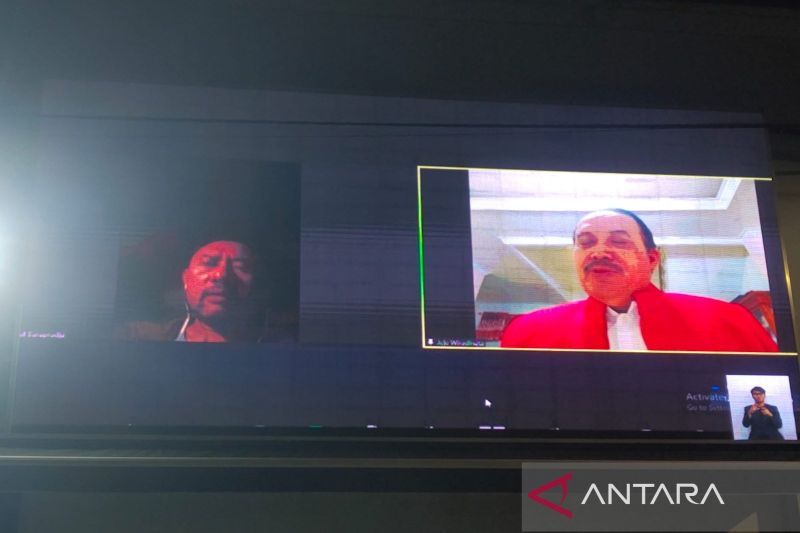 Pasangan Jeje Wiradinata dan Ronal Surapradja