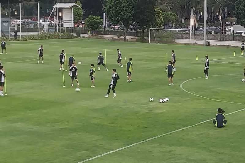 Pemain Timnas Indonesia menjalani sesi latihan terkahir di Lapangan ABC, Senayan, Jakarta