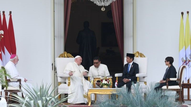 Jokowi Menerima Paus Fransiskus