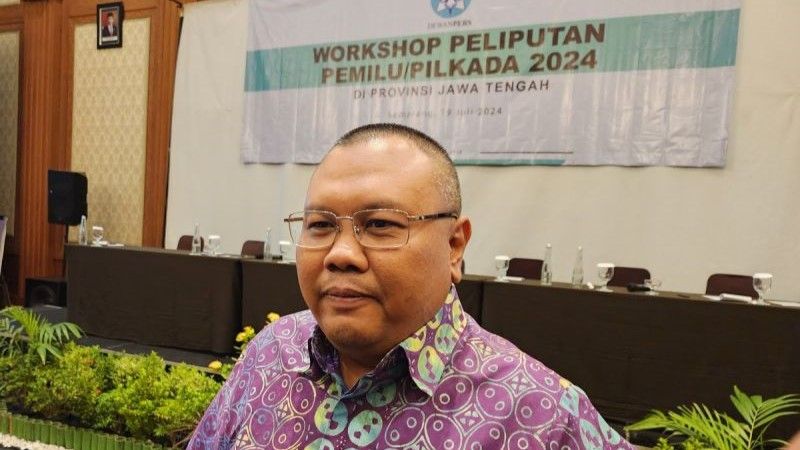 Analis Komunikasi Politik Hendri Satrio