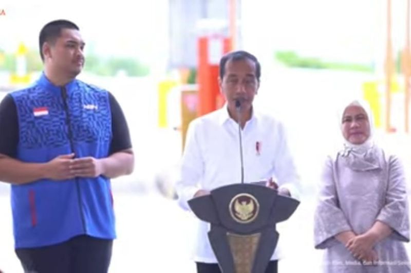 Presiden Joko Widodo (Jokowi) memberi sambutan pada peresmian 4 ruas Jalan Tol Sigli-Banda Aceh
