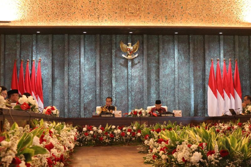 Presiden Joko Widodo (Jokowi) memimpin Sidang Kabinet Paripurna terakhir di Istana Garuda IKN