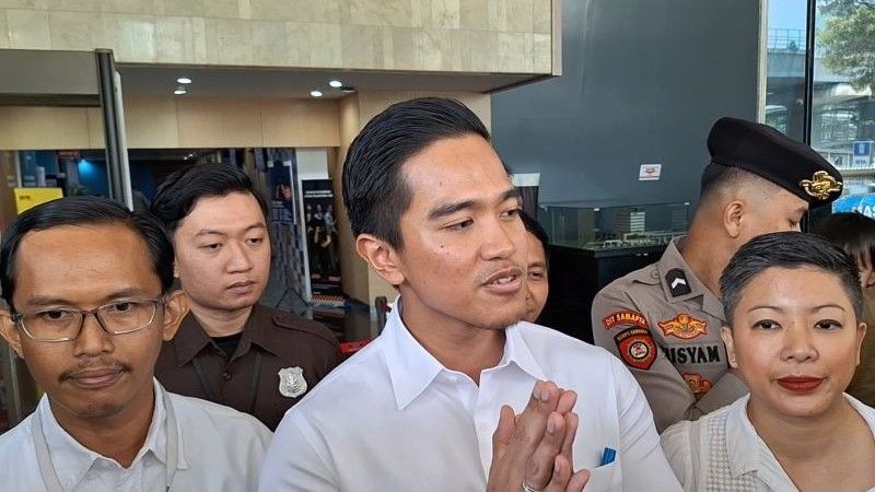 Ketua Umum Partai Solidaritas Indonesia (PSI) Kaesang Pangarep di kantor KPK