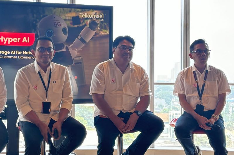 Direktur Network Telkomsel Indra Mardiatna