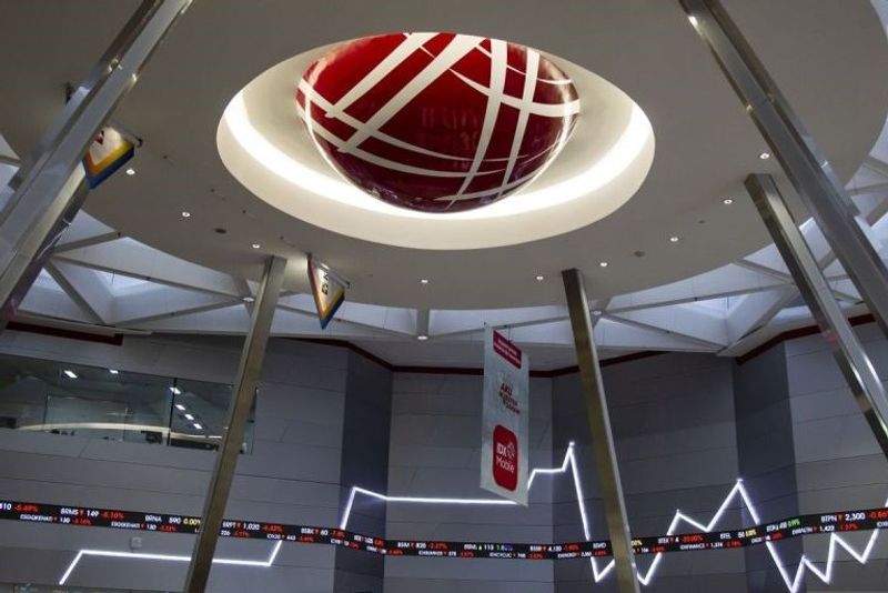 Layar menampilkan pergerakan Indeks Harga Saham Gabungan (IHSG)