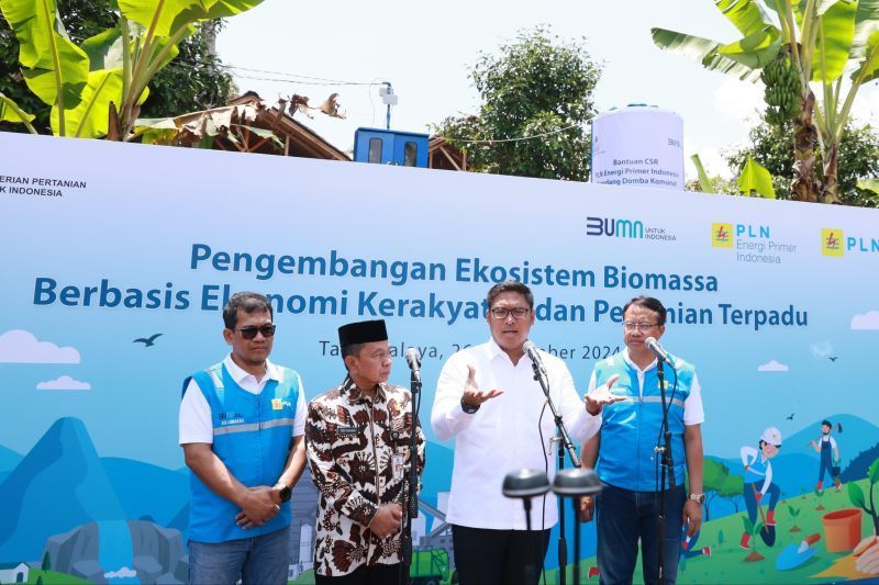Wakil Menteri Pertanian Sudaryono, Direktur Manajeman Pembangkitan PLN Adi Lumakso