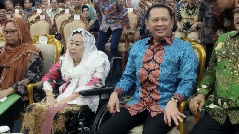 Sinta Nuriyah bersama Ketua MPR RI Bambang Soesatyo